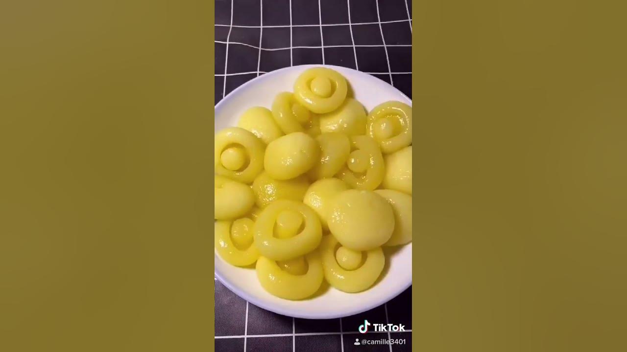 a mushroom made with mashed potatoes
