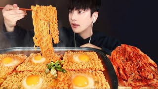 Eating 5 packets of spicy ramen noodles🔥 (with kimchi and tripe rice) | MUKBANG ASMR