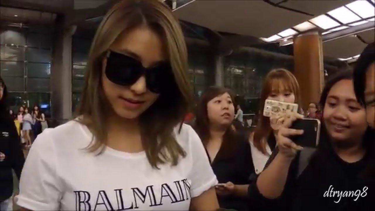 [HD FANCAM] 151206 SISTAR Bora @ Departure from Changi Airport to Incheon