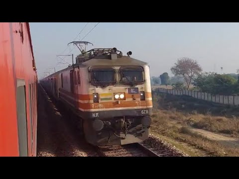 12433 Chennai Rajdhani Approaching Agra Cantt and Crossing with 12002 ...