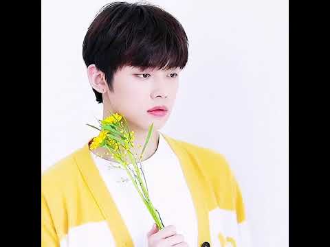 Yeonjun TXT gift with flower - YouTube