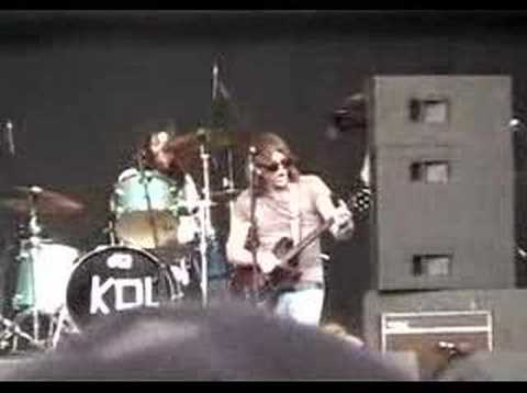 Kings of Leon: Trani live (slow edit) at T in the Park 2004