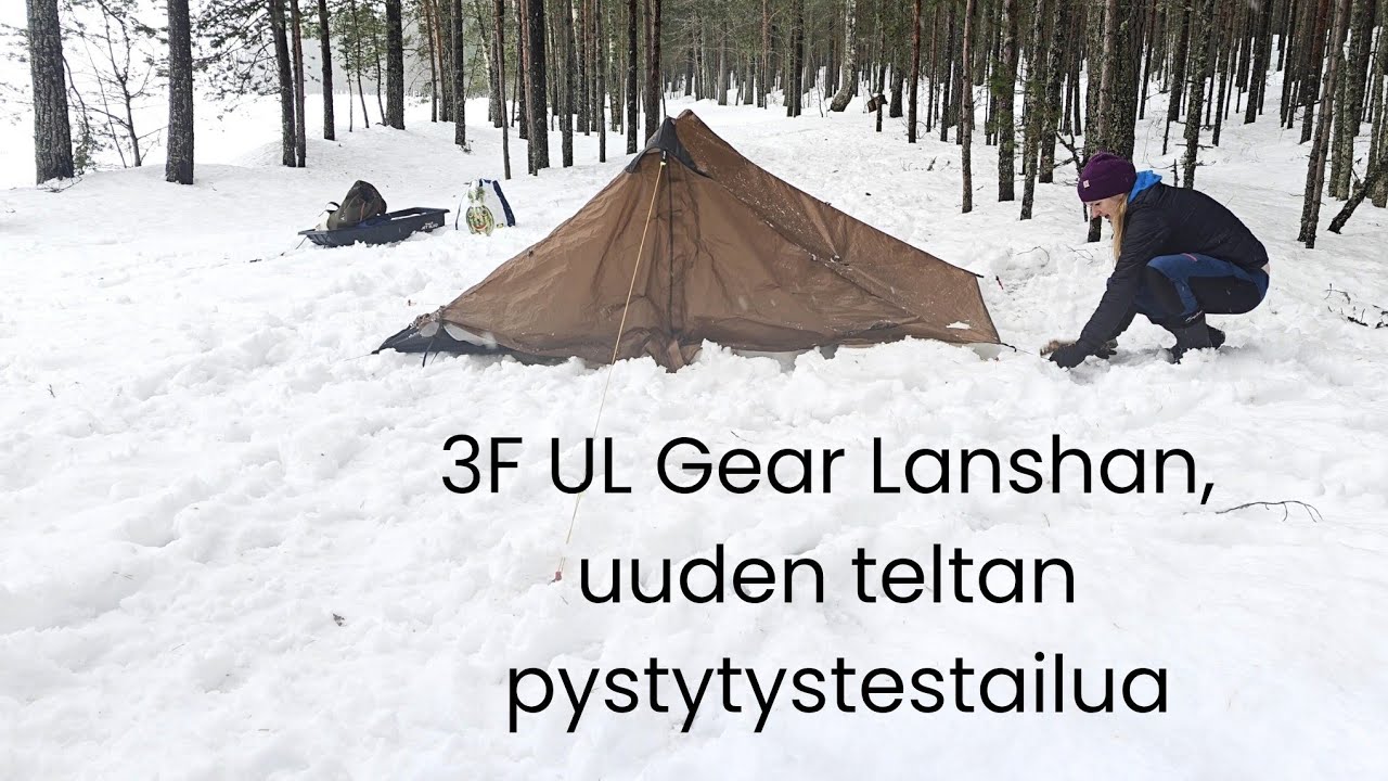 Uuden teltan pystytystä  Kuolimo-järven rannalla. 