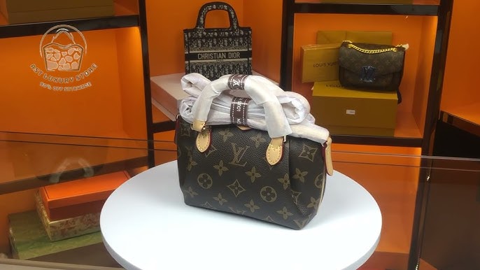 ⭕️WAIT LIST⭕️ LV VINTAGE MONOGRAM SAC SOUPLE 35  Vintage monogram, Vintage louis  vuitton, Louis vuitton