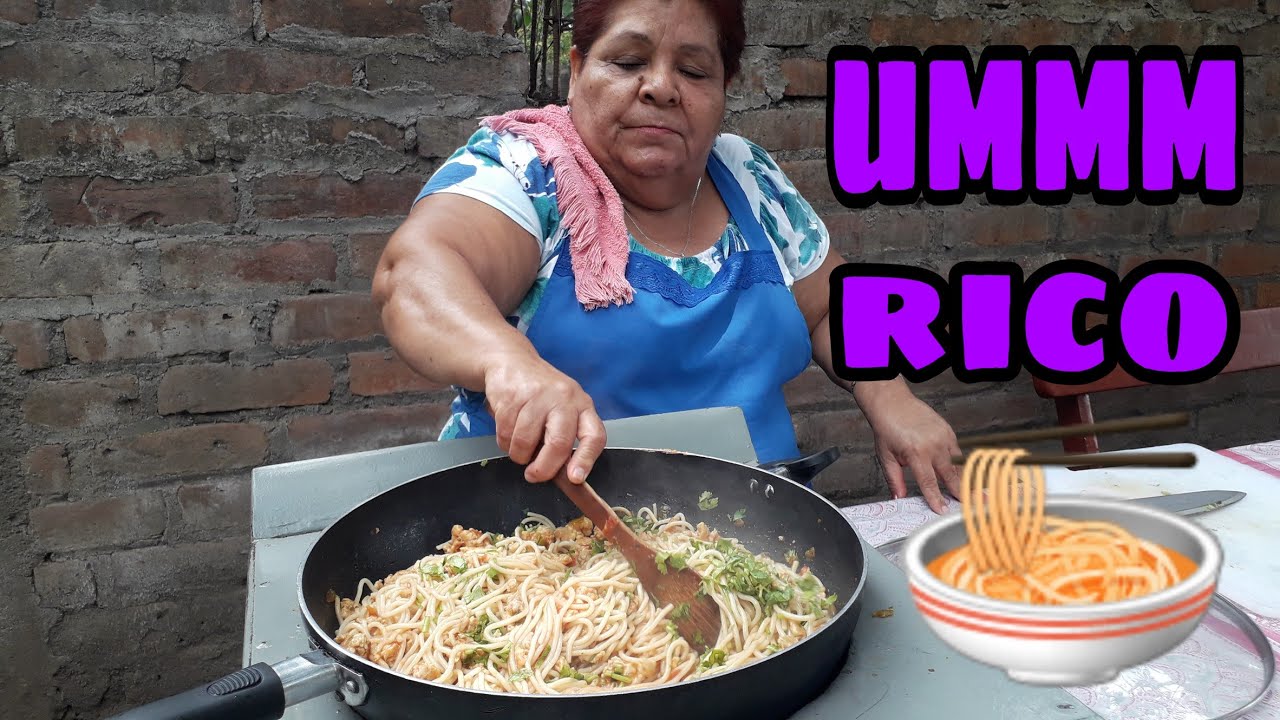 MAMA BERTA NOS PREPARA DELICIOSO ALMUERZO