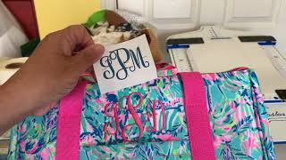 How to Embroider Monograms on these cute Lunch Totes!  Great Gift Idea!!!