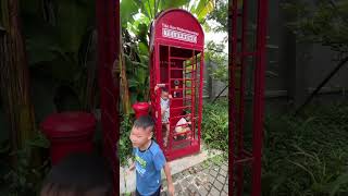 Boss điện thoại vui vẻ