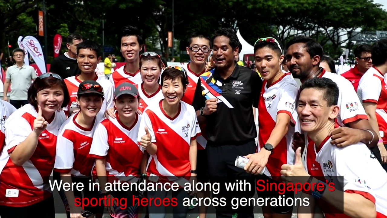 Team Singapore athletes take part in SEA Games baton relay - YouTube