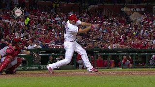 CIN@STL: Wainwright strikes out, loses grip on bat