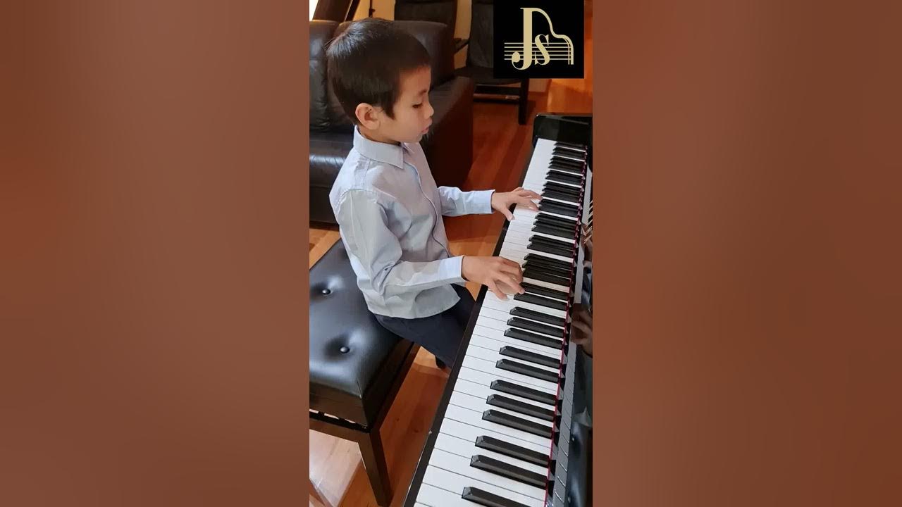 Beethoven - Für Elise (After two months of learning piano) (6 years old)