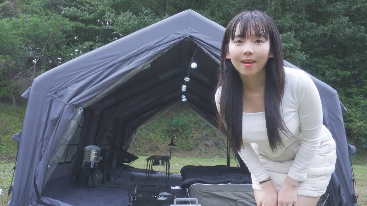 아무도 없는 숲 커다란 에어텐트와 화목난로로 나홀로 가을 캠핑 즐기기