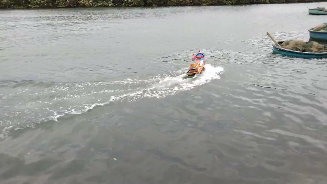 club RC boat 86. chạy thử tàu 1m20. máy 25cc