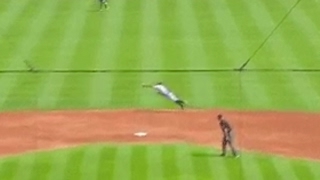Yolmer Sanchez's Diving Stop - You gotta see a diving stop from Yolmer Sanchez duri