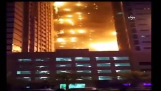 Emirliklerdeki Büyük Gökdelen Yangını Kamerada