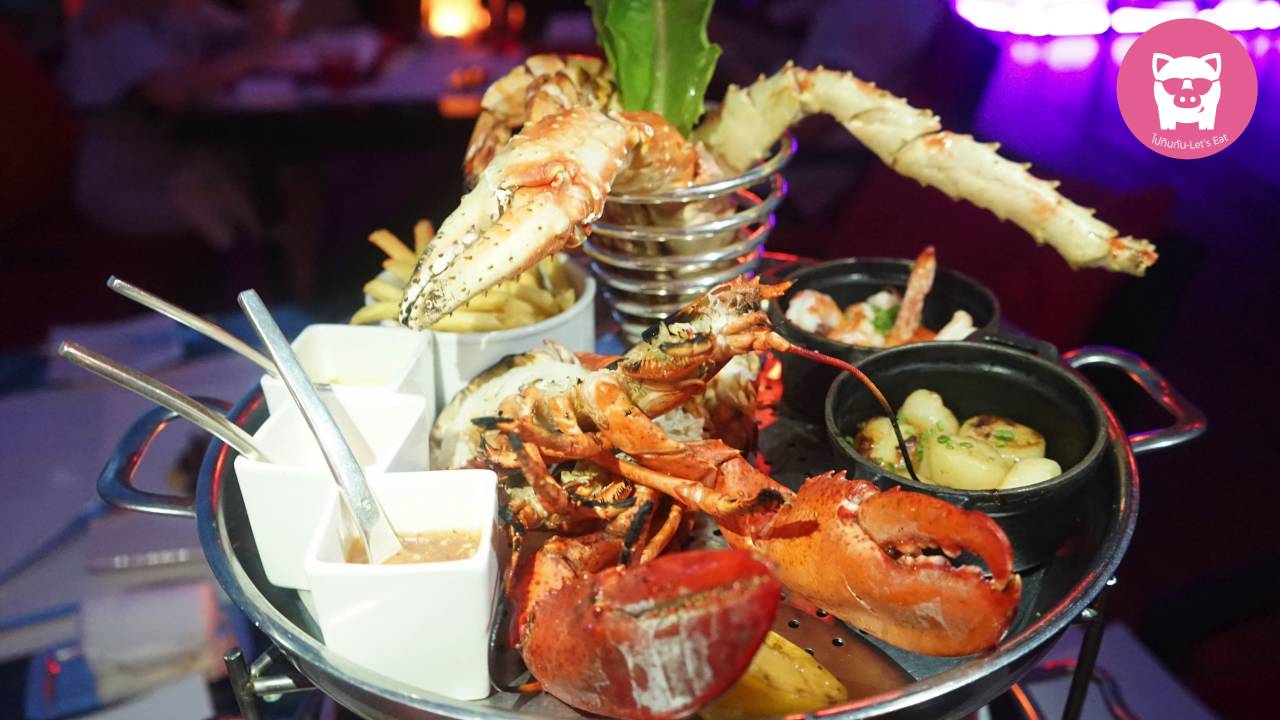 รีวิว : Red Sky Roof Top สุดเจ๋งใจกลางเมือง