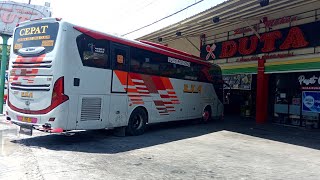 Makan Nasi Opor Di RM Duta 1 Ngawi Naik Bus Eka Hello Kitty Surabaya - Solo - Cilacap