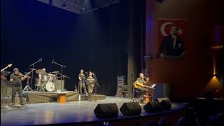 Part 1 - 90Lar Grubu Konseri - Metin Özülkü - Seninle Olmak Varya