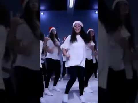 merry-christmas-full-screen-whatsapp-status-video-2018-||-girls-hip-hop-dance-||-jingle
