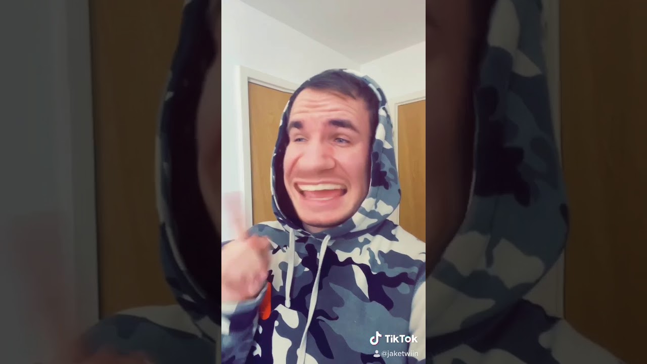 When you play Among Us with your stream viewers 