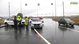 видео: Проверка таксистов: масштабный рейд ГАИ у аэропорта Курумоч картинка: Проверка таксистов: масштабный рейд ГАИ у аэропорта Курумоч