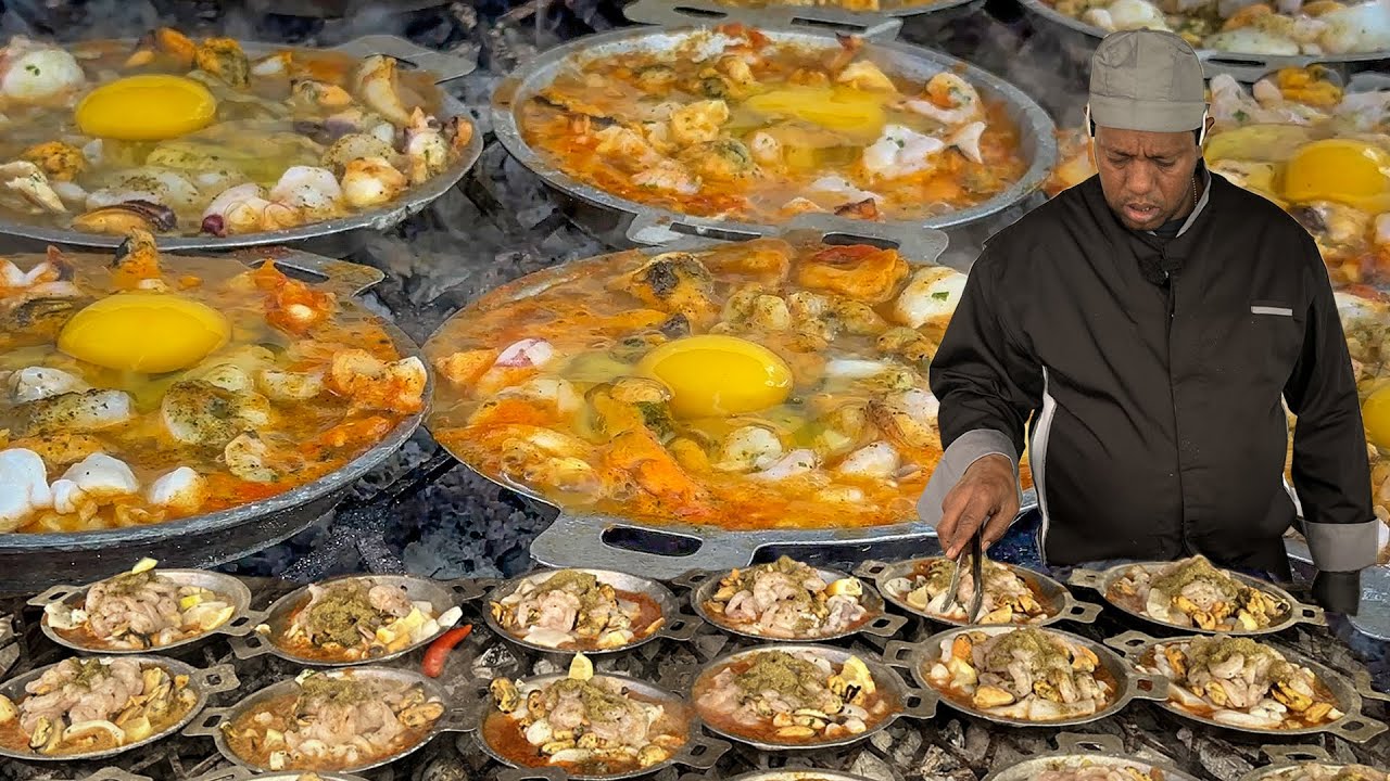 знаменитая рыбная сковорода в Касабланке!