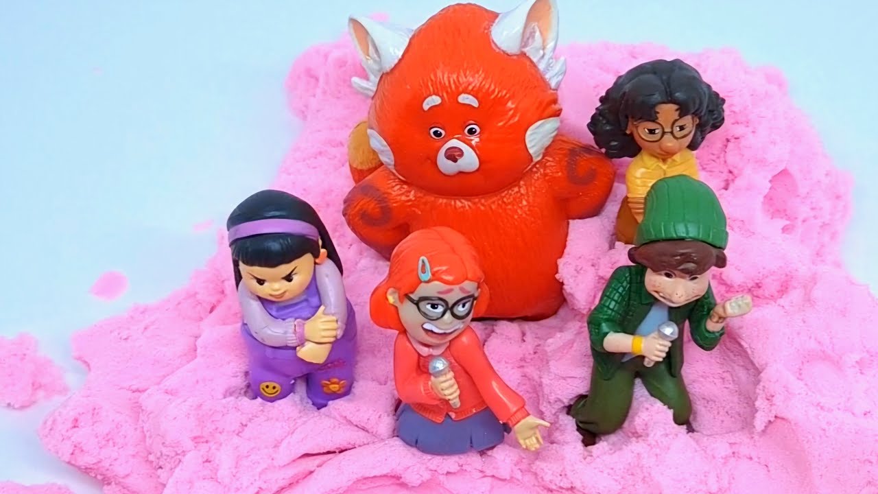 TURNING RED + KINETIC SAND 💖 LIKE👍🏼& SUB ✅️