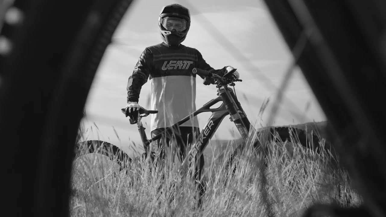 EXT Vaia, inspired by Downhill, made for Gravity