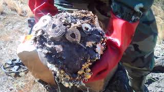 Видео СЕНСАЦИЯ! КЛАД ЗОЛОТА В ЗАСТЫВШЕЙ ЛАВЕ! ТАКОГО ЕЩЕ НИКТО НЕ НАХОДИЛ! SENSATION! GOLD IN LAVE! (автор: В Поисках Клада и Золота от Виклинга!)