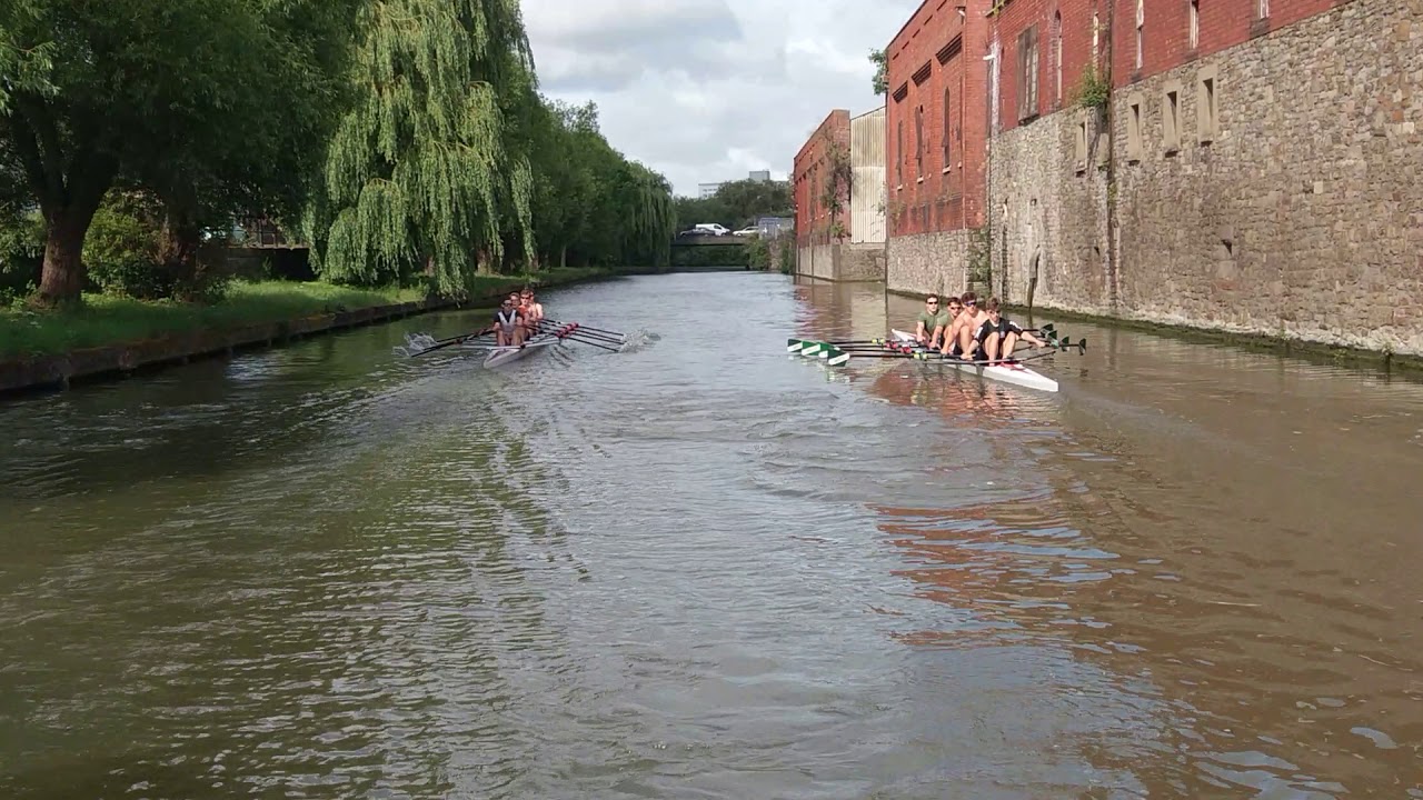 J16 coxless A&B quads battle paddle with pausing at backend