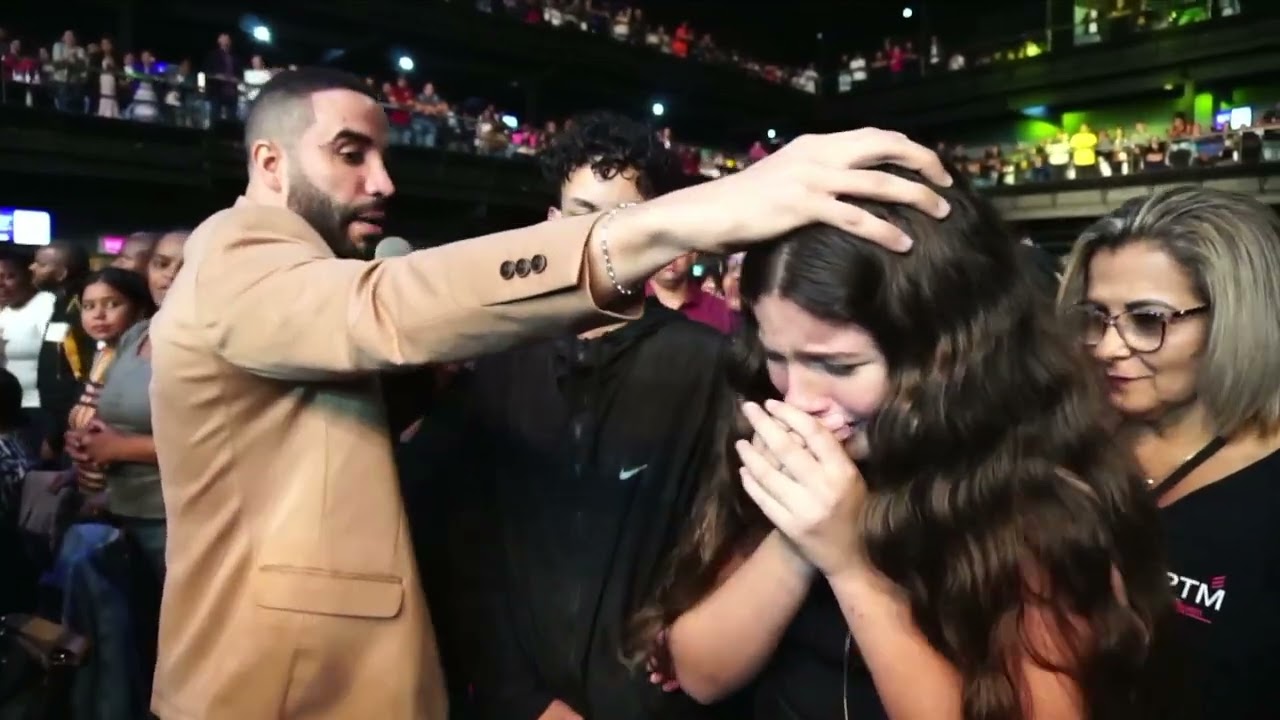 TÃO NOVA, MAS VAI RECEBER BATISMO COM ESPÍRITO SANTO - Pr Leonardo Sale