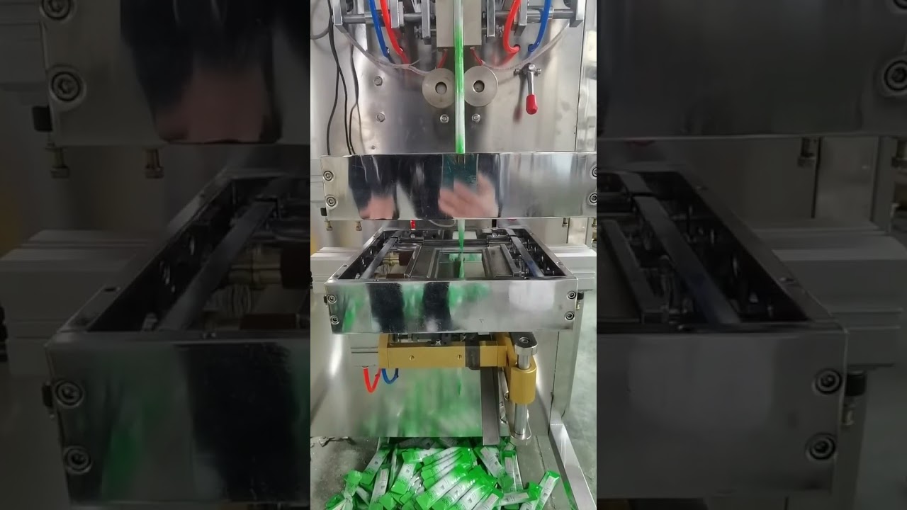 Small bag three-side sealing liquid packaging machine