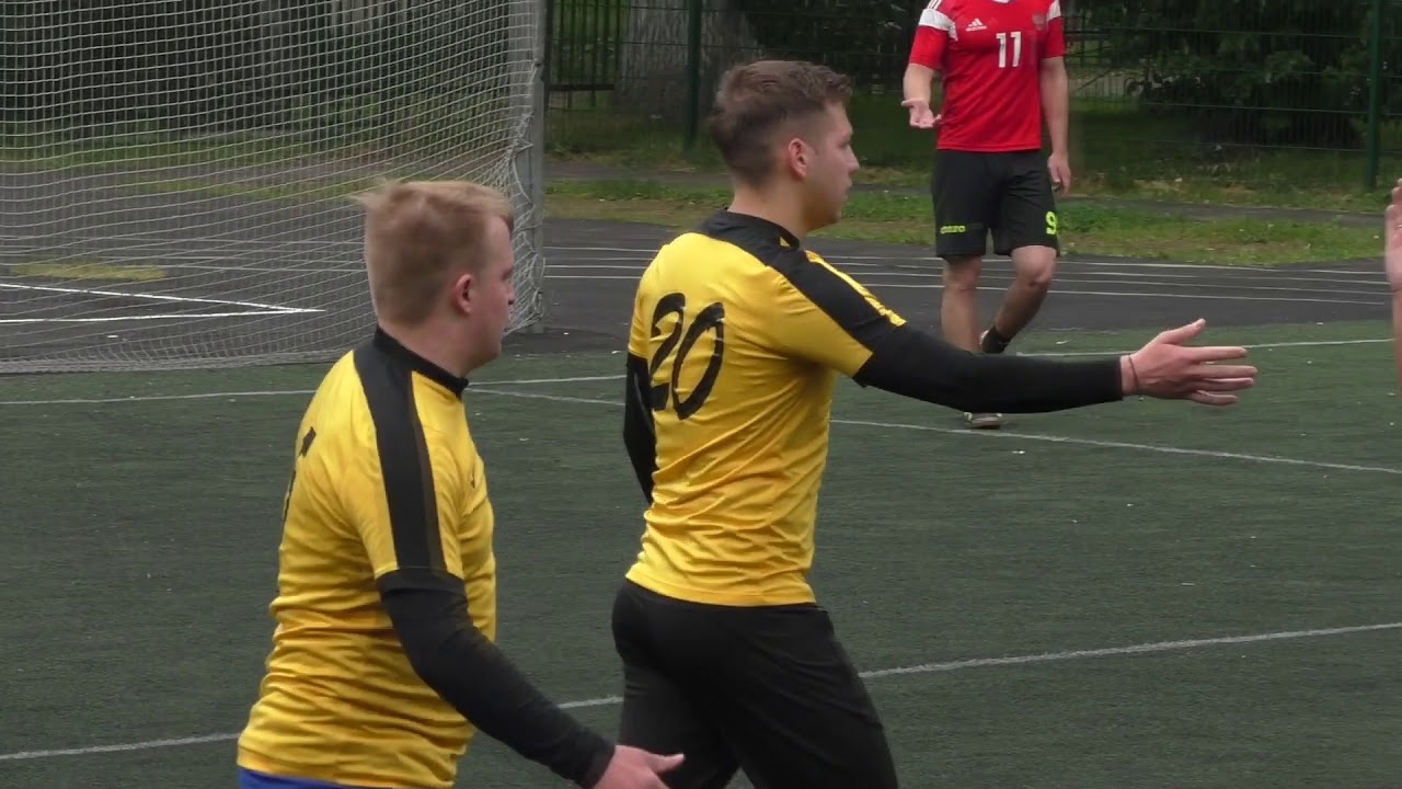 Александр Карасев («ПВХ») и Константин Карпук («Пэрадайз»)