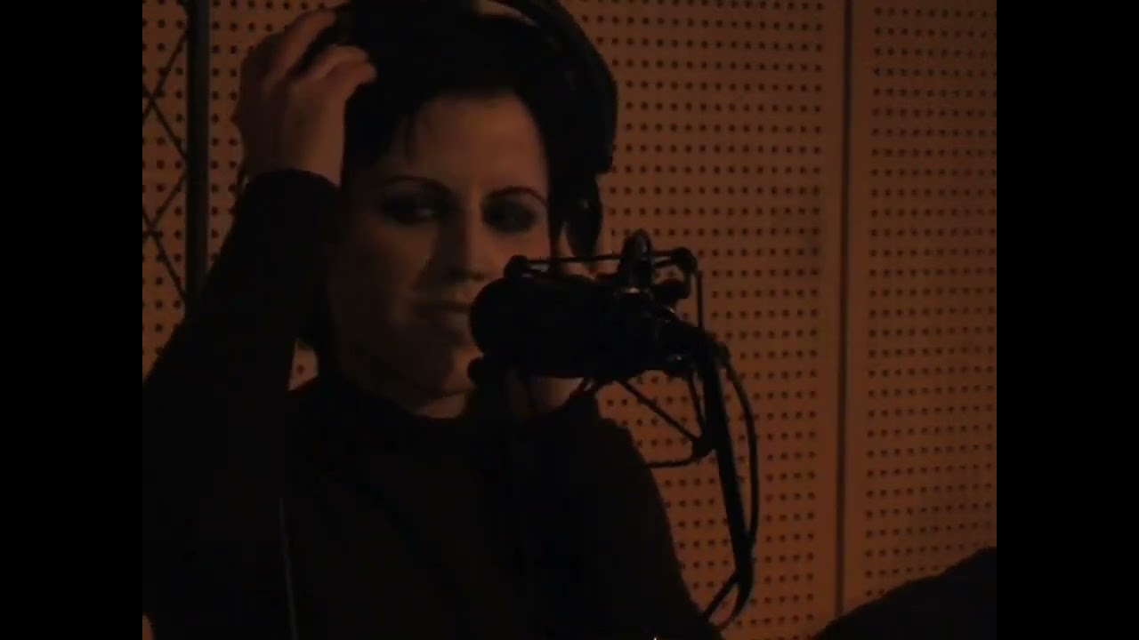 The Cranberries - Tomorrow (Live RTL2 Radio Web)