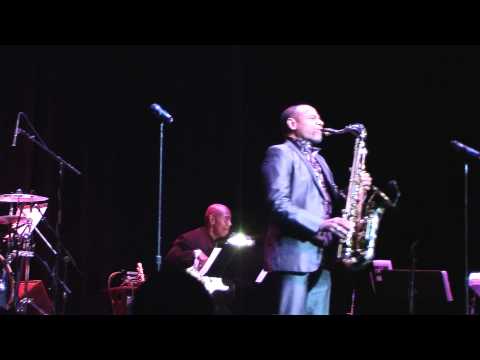 Kirk Whalum - "All I Do" - The Regal Theater in Ch...