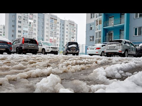 Снегопады с градом обрушились на российские регионы