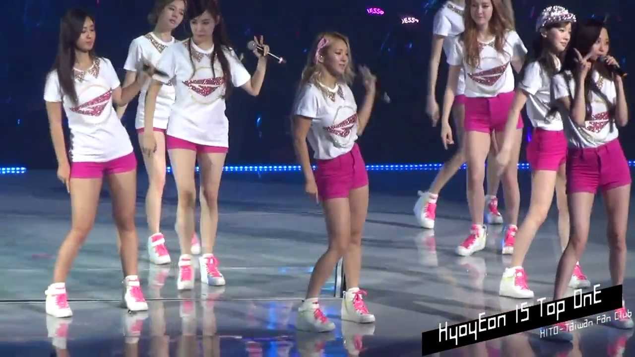 HITO Fancam - 효연(Hyoyeon) 130914 Into the New World in Jakarta MEIS (GG 3rd concert tour)