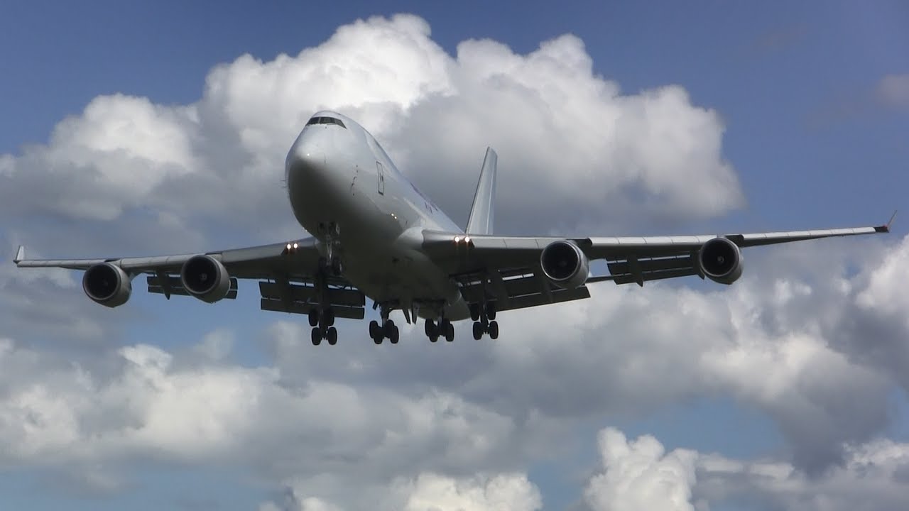 Kalitta Air Boeing 747-481F - Landing