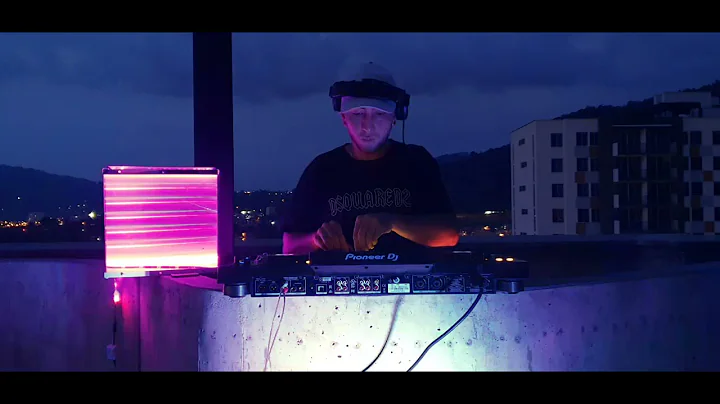 JUAN ALZATE / Melodic Techno / (LIVE SESSION)