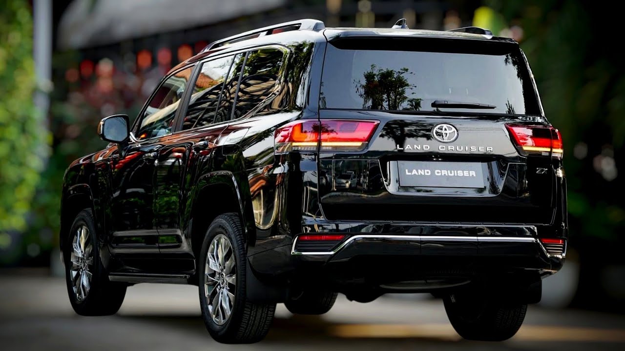 Toyota Land Cruiser ZX Black Color | 6 Cylinder, 3.3L, Twin Turbo