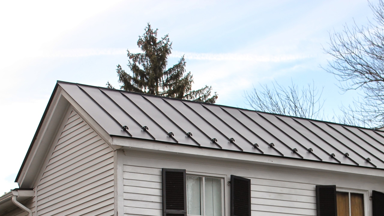 Metal Roofs, how long does the paint last? YouTube