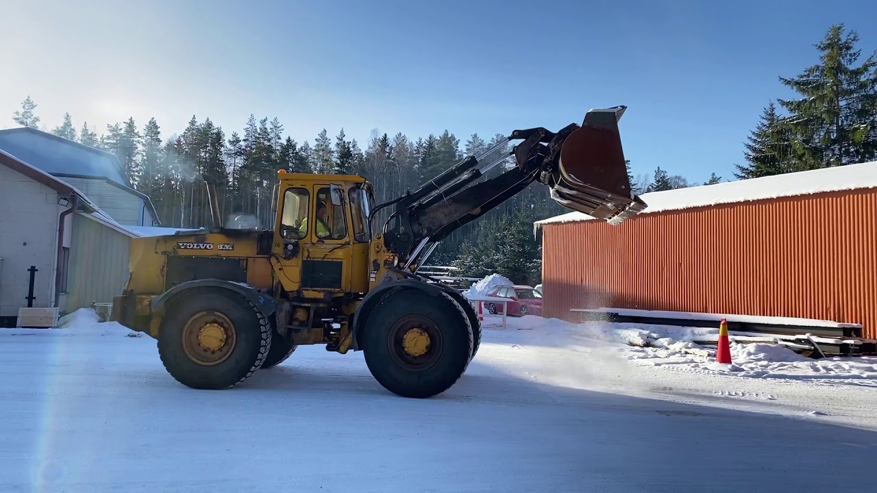 Köp Hjullastare Volvo Bm 4400 med grusskopa på Klaravik