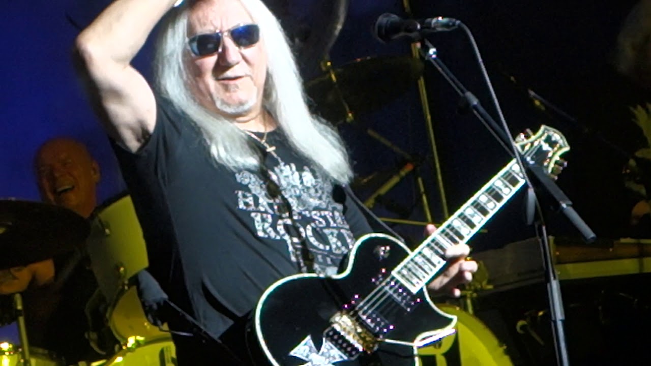 URIAH HEEP - Gypsy + Look at yourself live at Warsteiner Music Hall Dortmund, Germany 29.01.2020