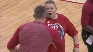 J.J. Watt congratulates kid who sang national anthem