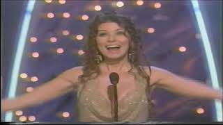 Shania Twain Presents Male Vocalist of the Year Award to Alan Jackson-CMA Awards (2002)
