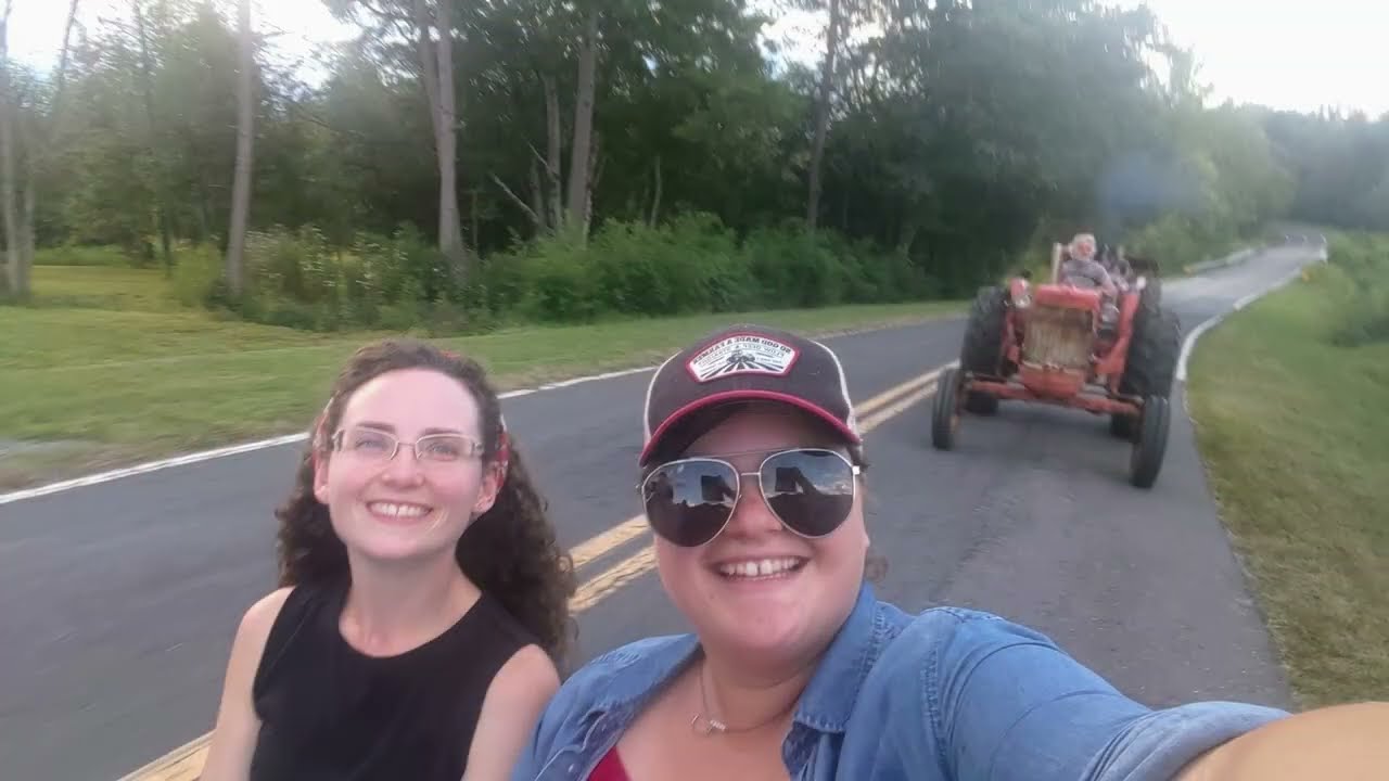 Жареные пироги и катание на тракторе в день рождения ~ Пятница фермерской девушки