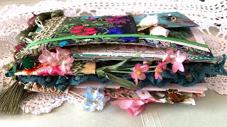 In Bloom: A Junk Journal full of Flowers, Trees and Nature Magic (Chatty Flip Through)