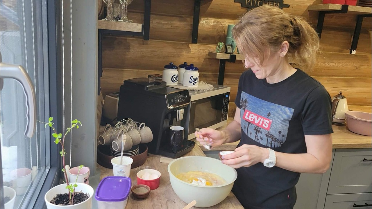 Простая деревенская жизнь в Карпатах: засолка капусты 🥬, шитье 🪡 и совместное приготовление ужина 🥘✨