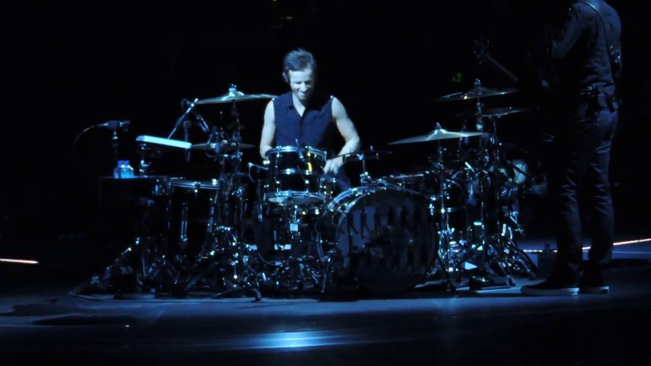 Muse - Dead Inside Live @ Oracle Arena *DOM CAM* (No beginning)