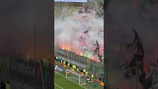 Lechia strzela na remis, a Legia odpala 😍🧨🔥#pyro #ultras #pilkanozna #gol #piro