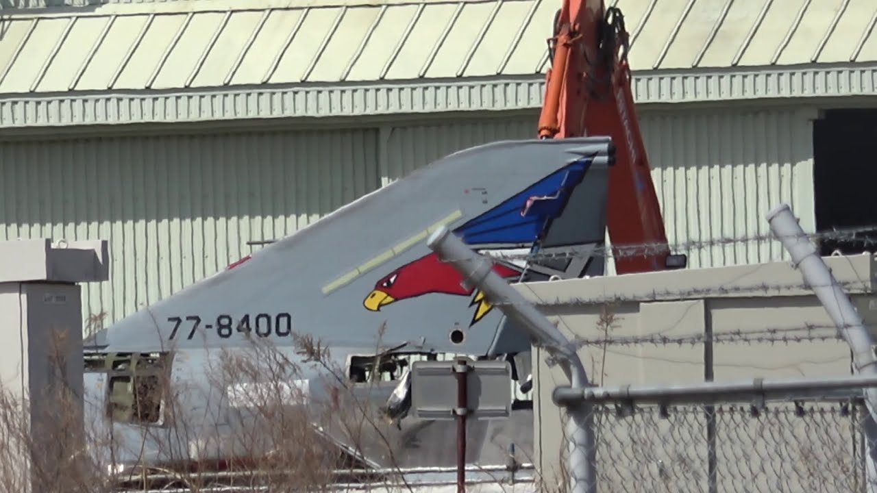 閲覧注意 302飛行隊所属f 4ej改400号機 重機の餌食になる Youtube 閲覧注意 302飛行隊所属f 4ej改400号機 重機の餌食になる Youtube
